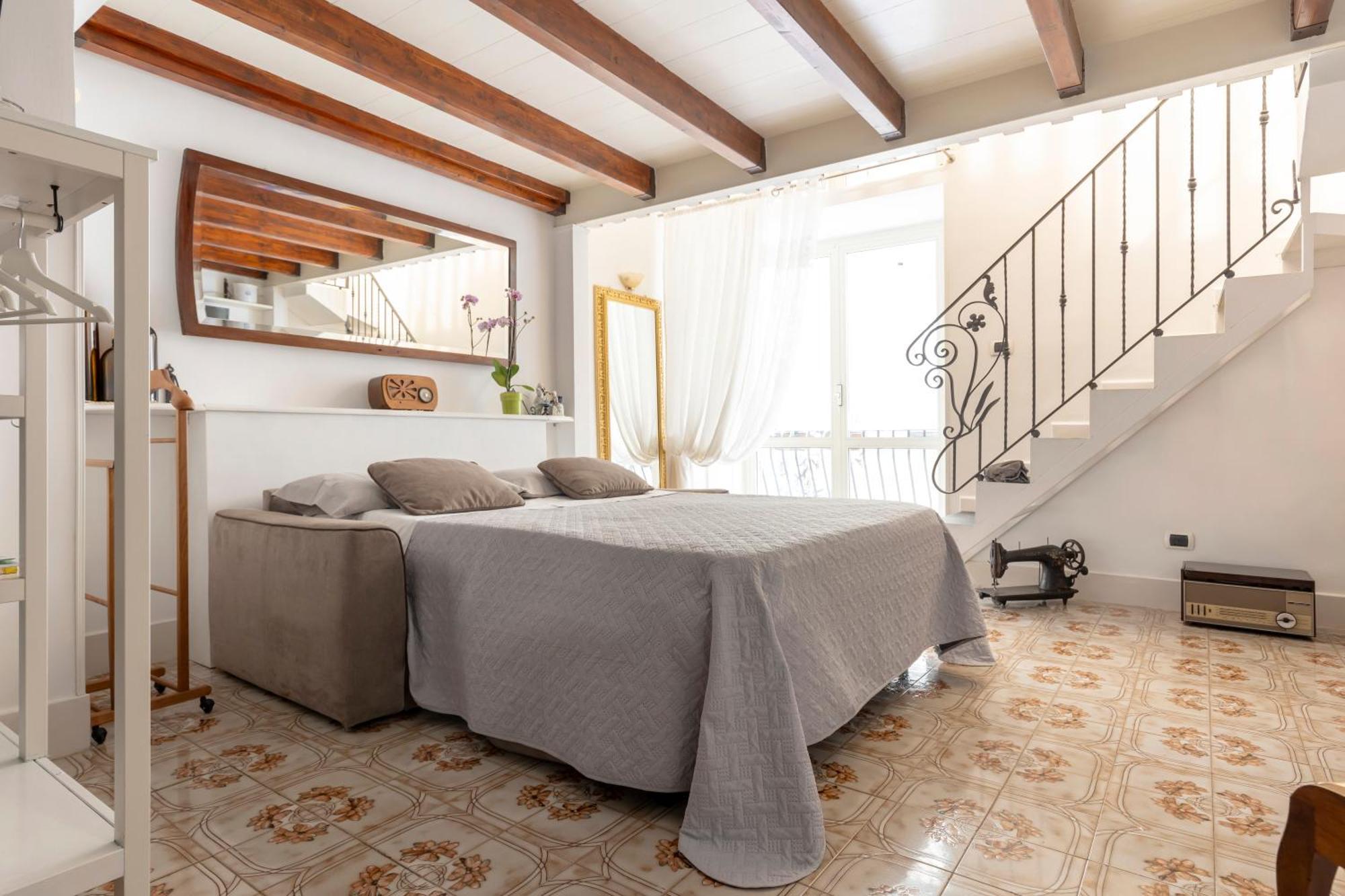Niloufar Residence Napoli Екстериор снимка