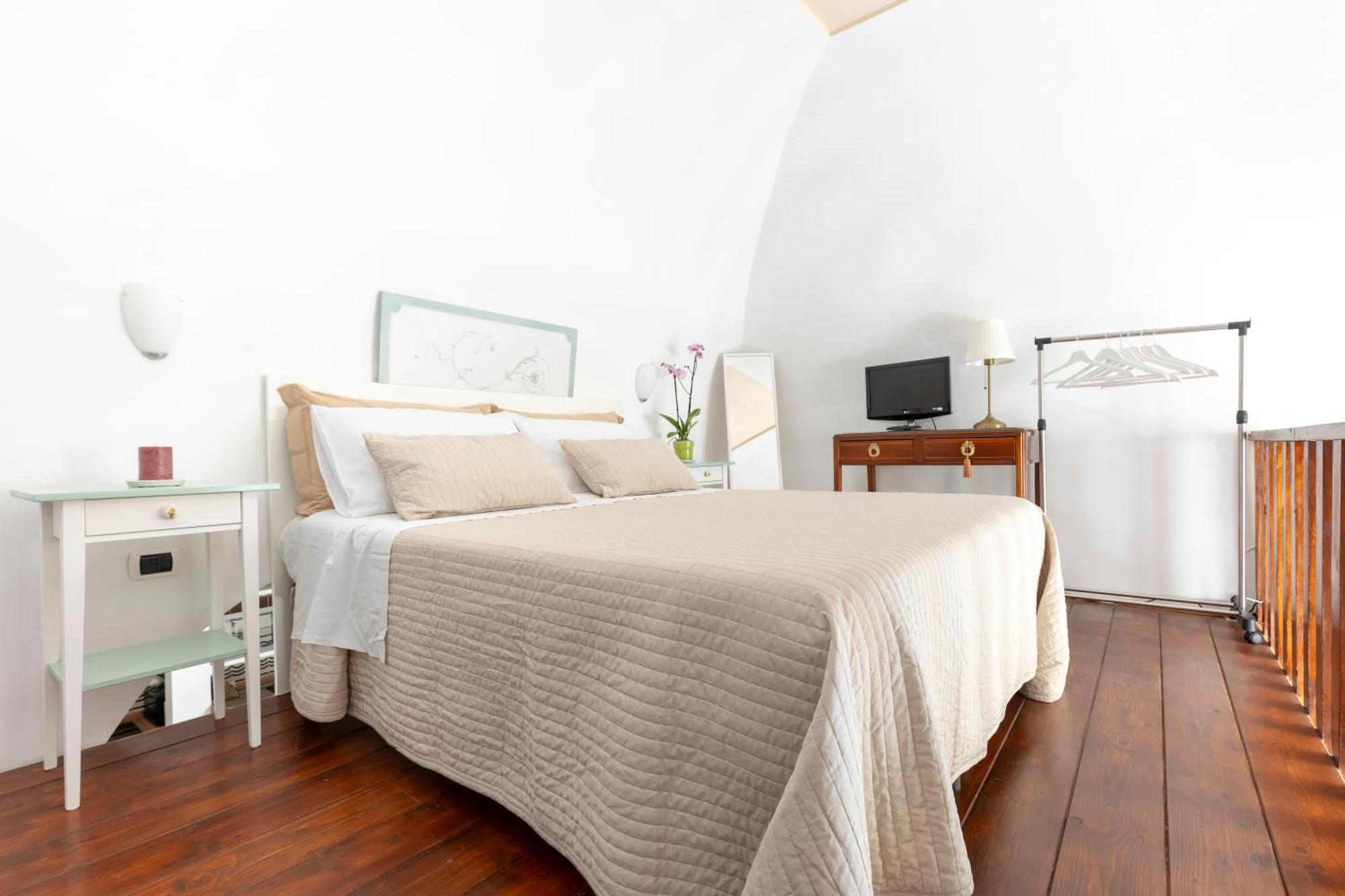 Niloufar Residence Napoli Екстериор снимка